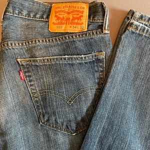 Levi’s 34/32 Men’s jeans.